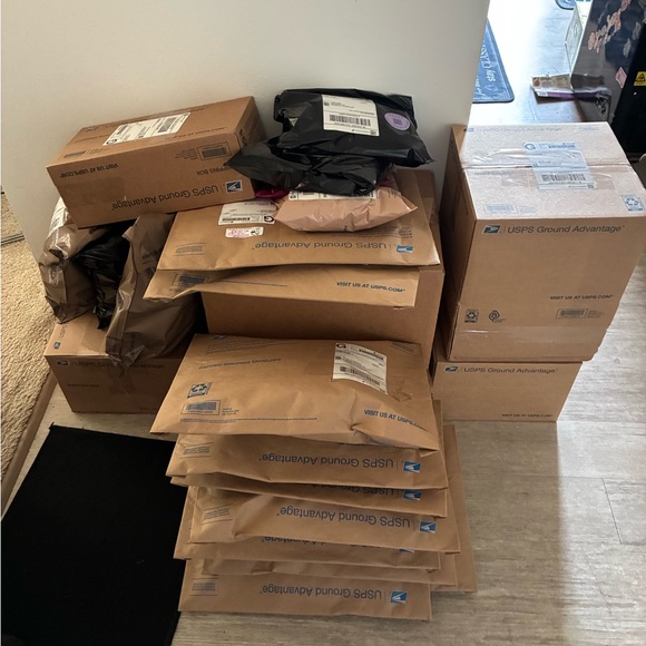 Lives- POP UP TBD , Saturday and Sunday 2pm-10pm like share to be notified - Picture 16 of 16